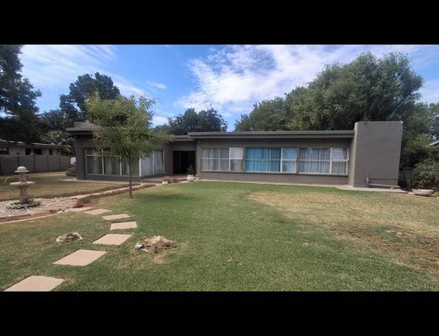 4 BEDROOM HOUSE FOR SALE IN MEYERHOF